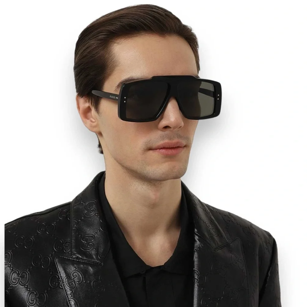 Authentic Gucci Grey Shield Unisex Sunglasses GG1369S 001
